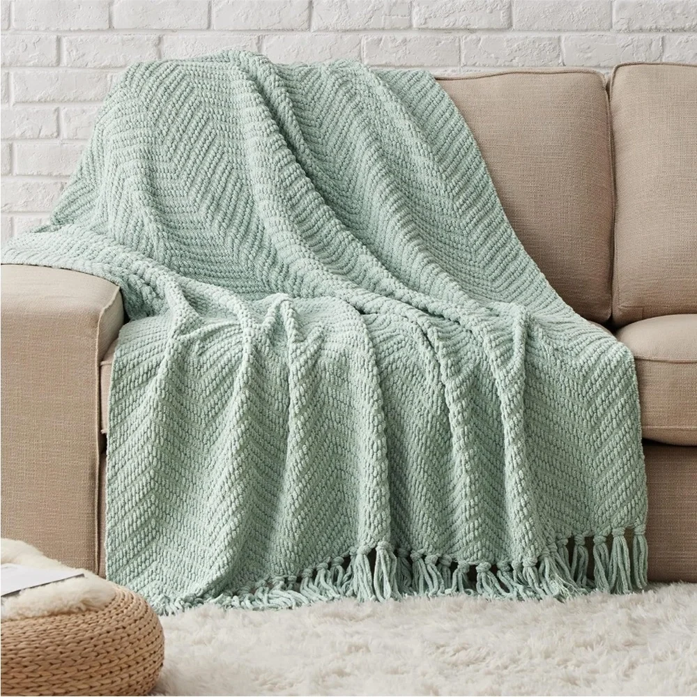 West Elm Oatmeal Light Tan Brown Fringe Chevron Throw Blanket Indoor Luxury Gift - Picture 11 of 13